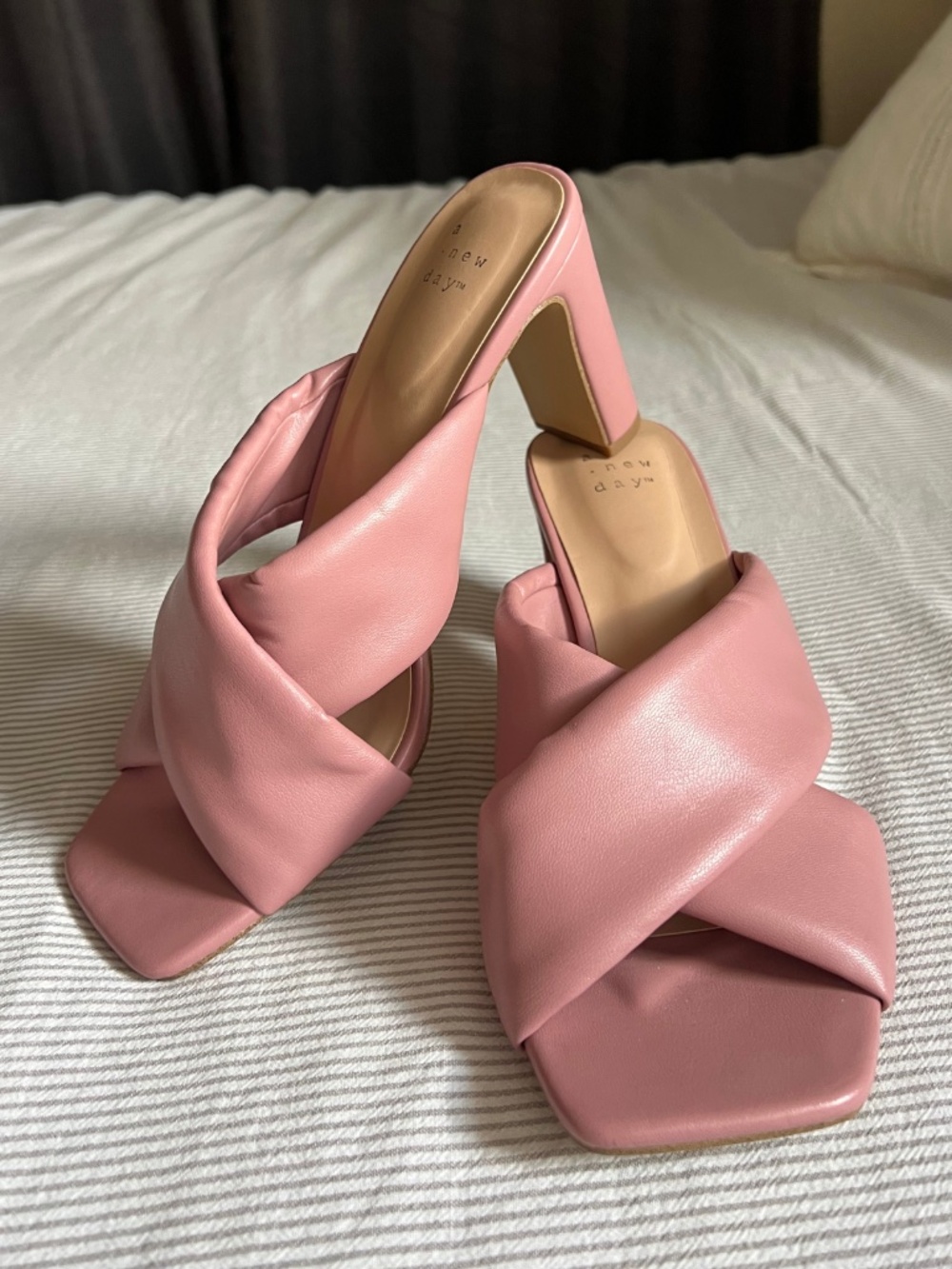 A New Day Extra Padded Crossband Pink Mules Clementine Heels, W Size 9